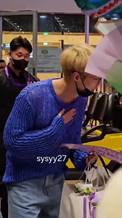 Fancam | Airport