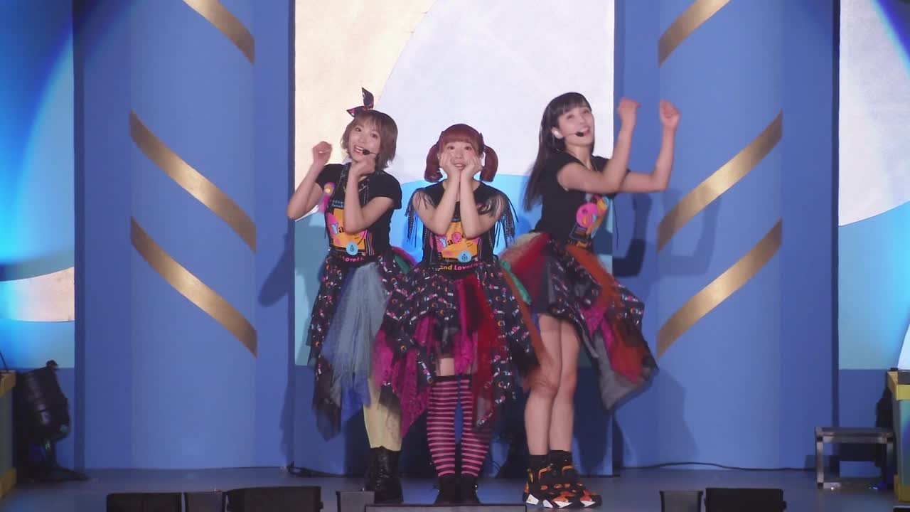 LoveLive! CYaRon! - подгруппа в составе Aqours