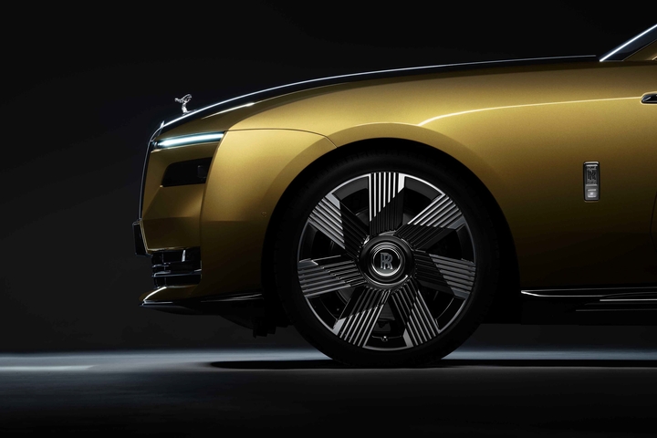 Udemy - Blender Rolls Royce Spectre in 3D (2023)