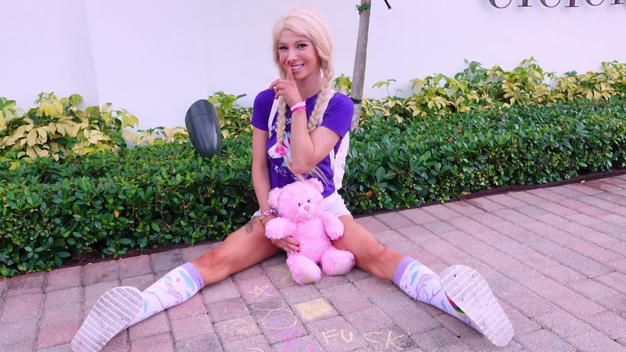 Kenzie Reeves