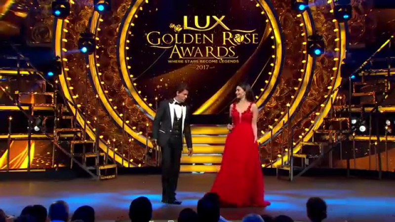 SRK: Lux Golden Divas Baatein With The Baadshah