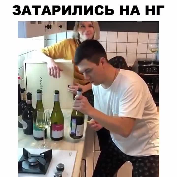 Видео на стене