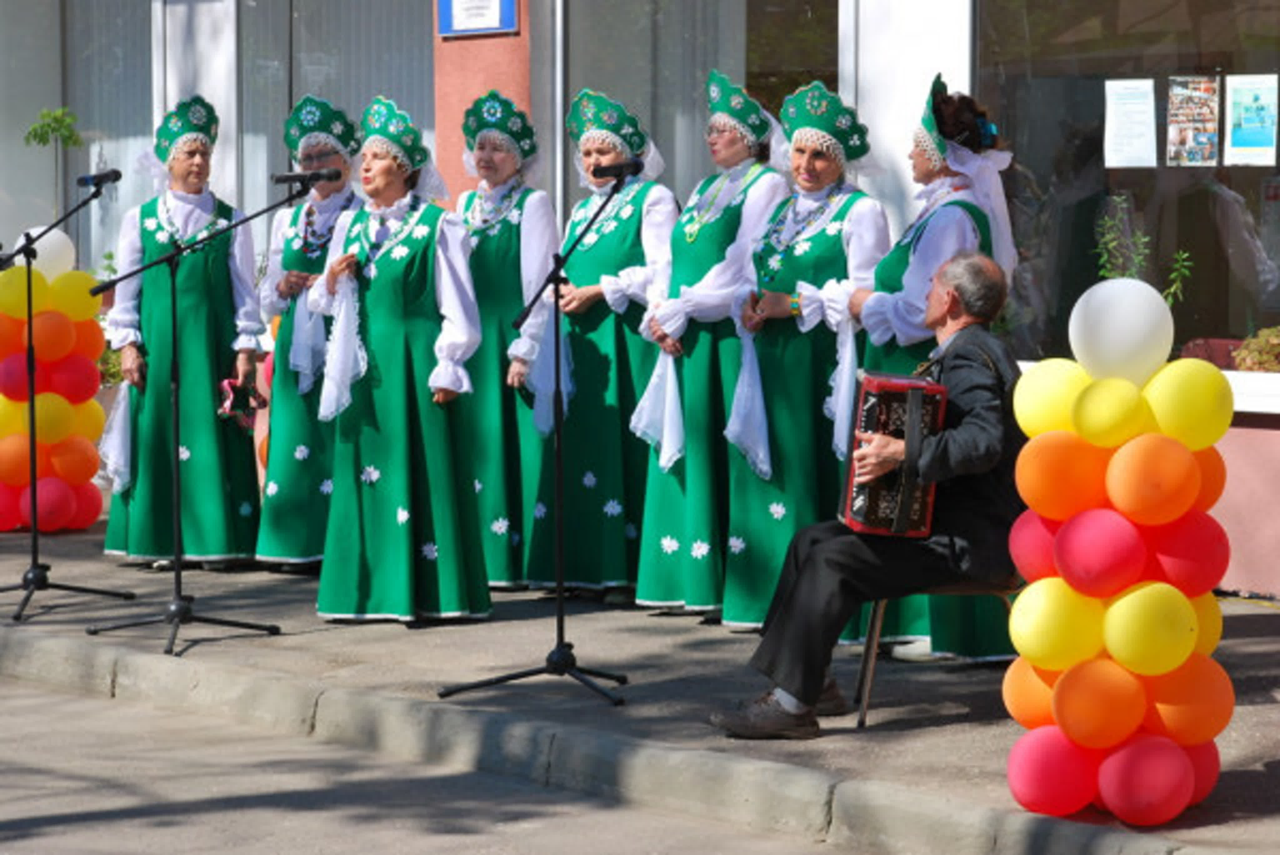 ПЕСНИ