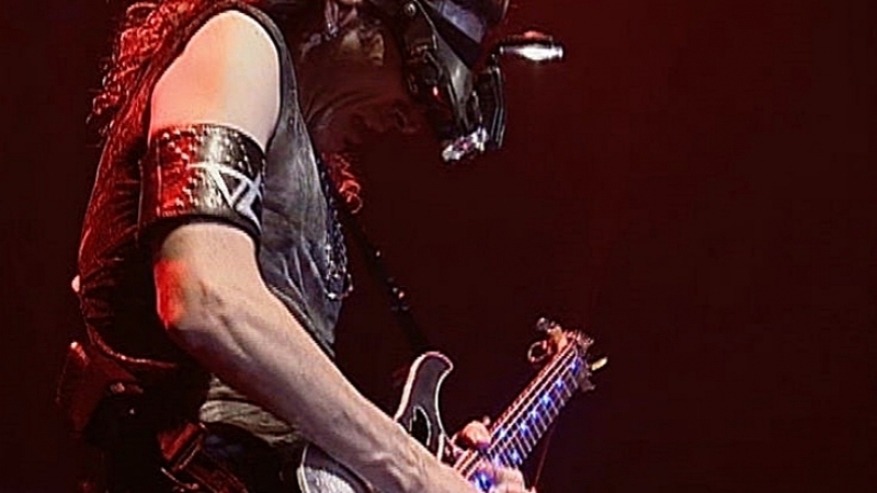 STEVE VAI