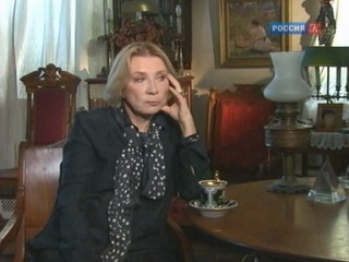 Алла Демидова