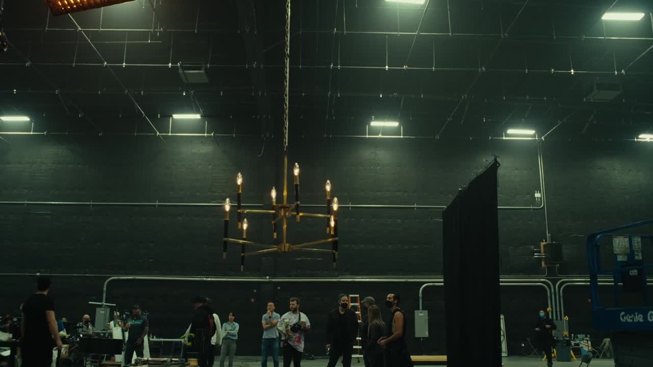• VEVO канал