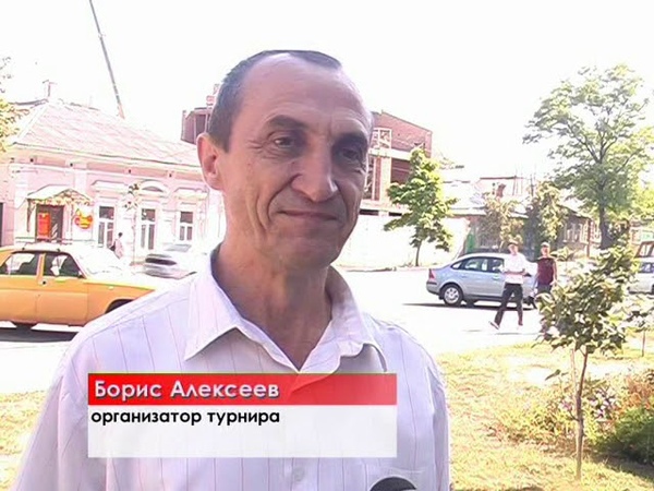 1:46 / 3:43   ЖЕНСКИЙ ФУТБОЛ В ТАГАНРОГЕ НА КУБКЕ ТАНИЧА