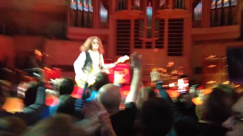 Glenn Hughes --Glenn Hughes !!!