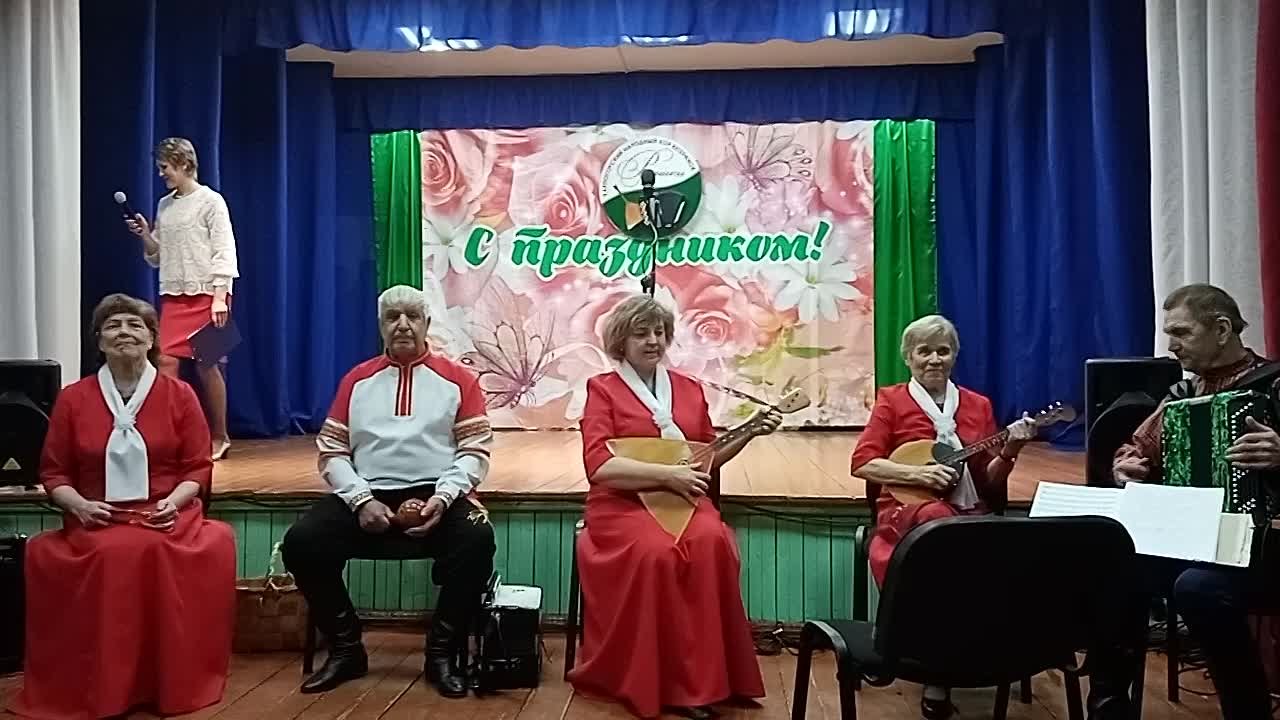 Карпогорский народный хор ветеранов "Родники"