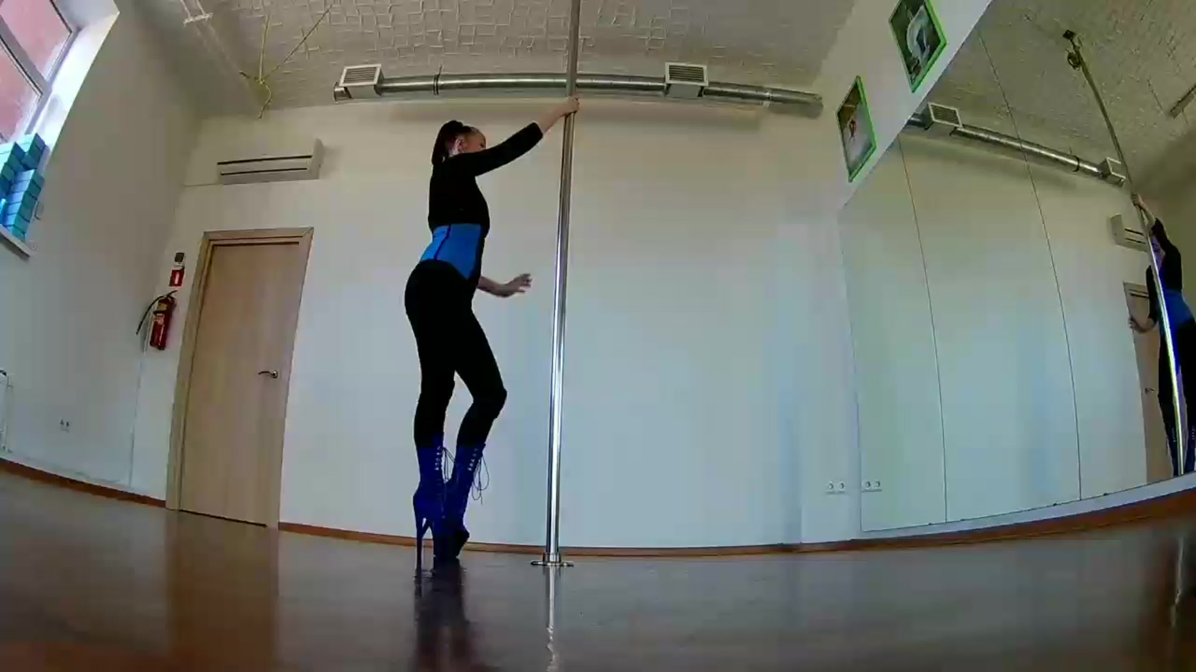 Exotic Pole Dance