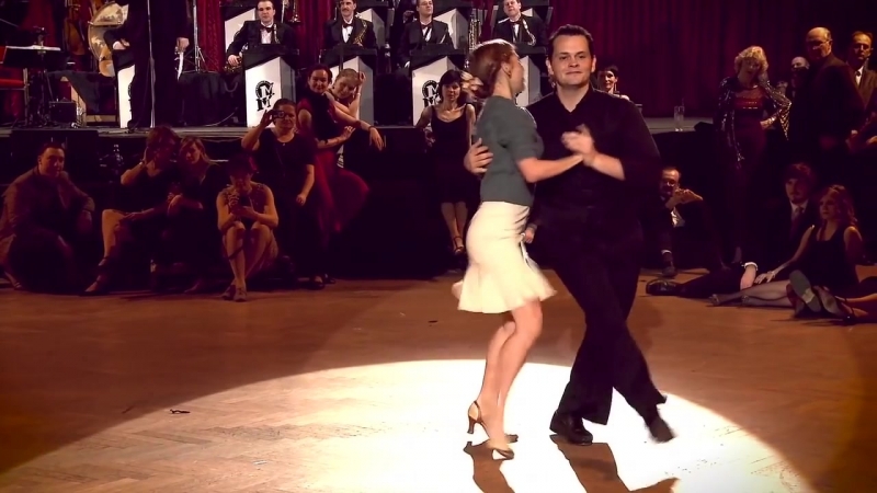 Lindy Hop (Swing Dances)