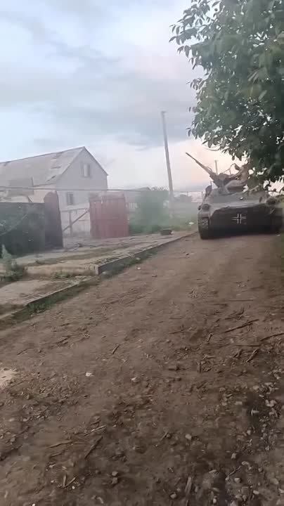 ФАШИСТКАЯ ТЕХНИКА С БАЛКЕНКРОЙЦЕМ