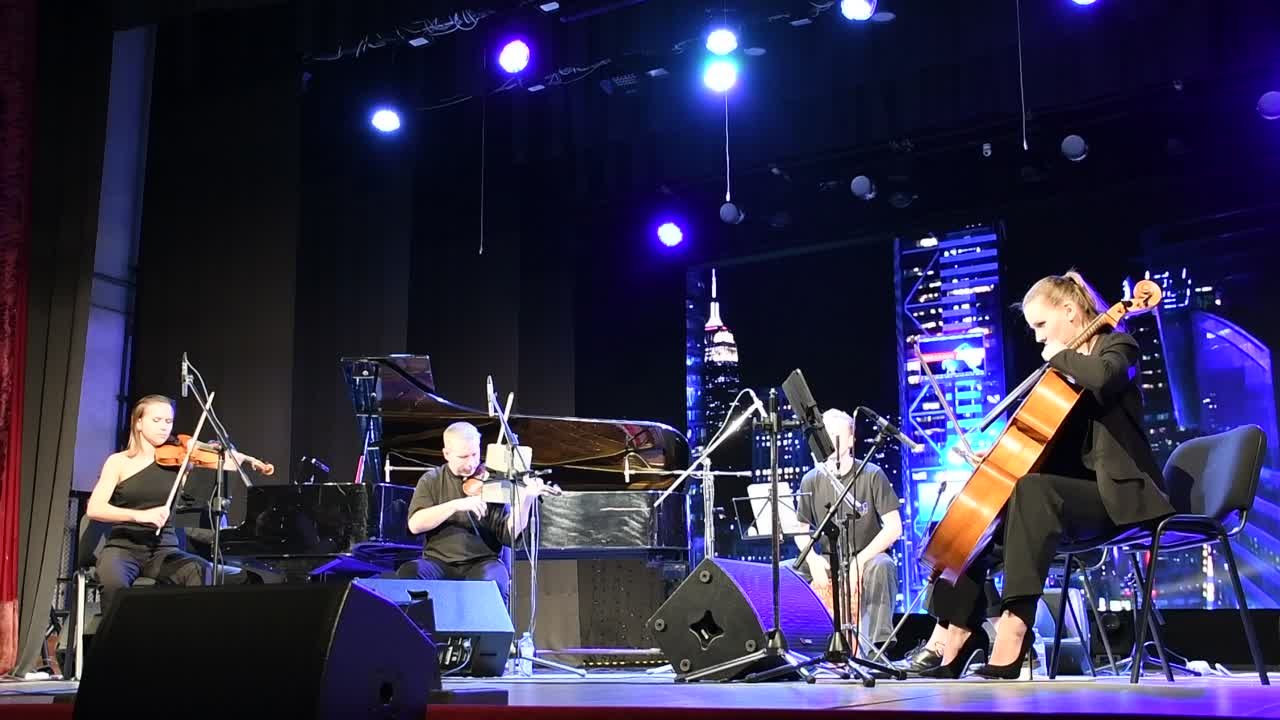 🎼 Концерт SIMPLE MUSIC ENSEMBLE «НЕОКЛАССИКА. ЛУЧШЕЕ» на сцене Котласского Дворца культуры (12+)( 21.09.2023 г.)