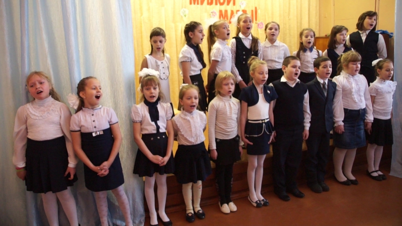 Концерт приурочен к празднику "День матери" в ШКОЛЕ №17 ( 28.11.2015 г. )