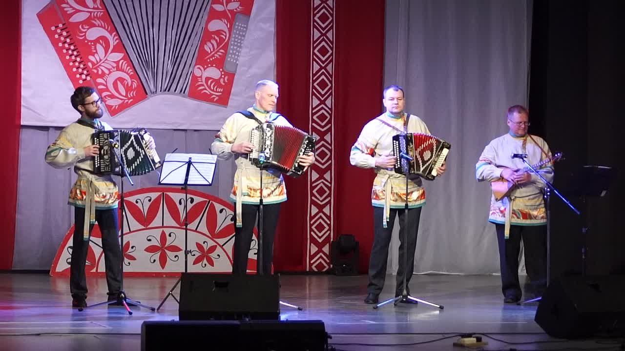 Концертная программа «Играй, гармонь!!!» (6+) в Котласском Дворце культуры ( 23.04.2023 г. )