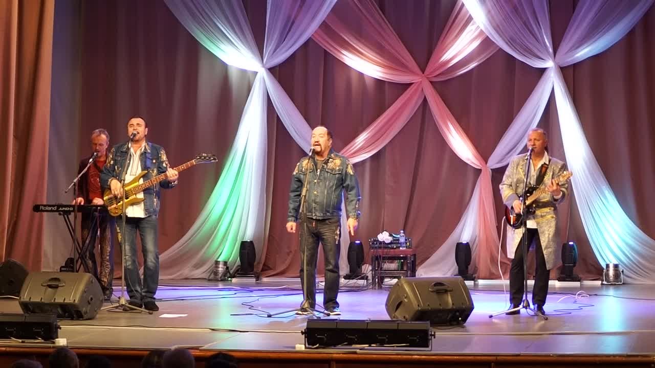 "ЛЕОНИД БОРТКЕВИЧ и ансамбль "ПЕСНЯРЫ" в г. Котласе" ( 21.10.2018 г. )