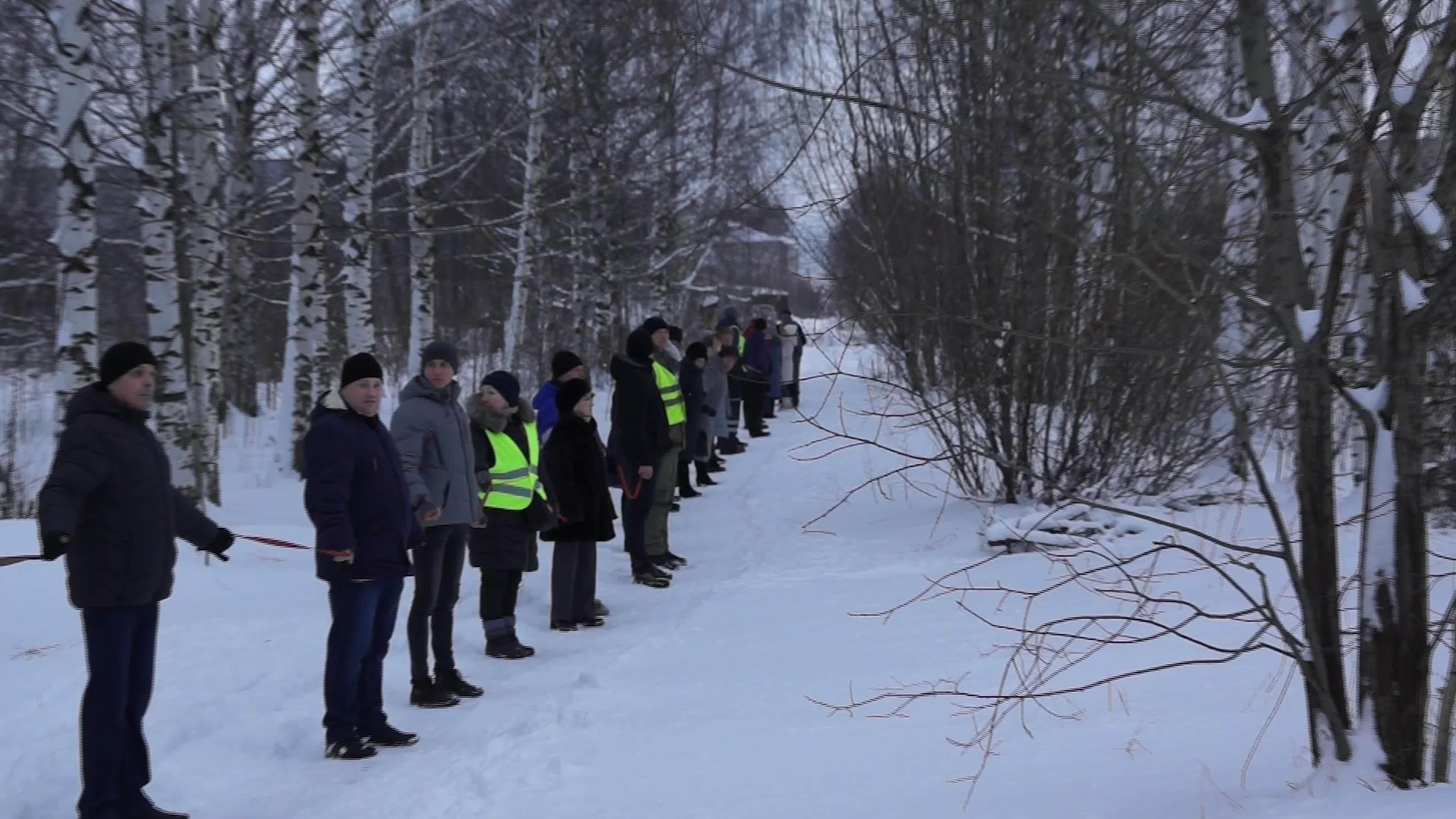"ПИКЕТ и ФЛЕШМОБ в защиту "Берёзовой рощи" около ЭМЗ" (21.12.2019 г.)