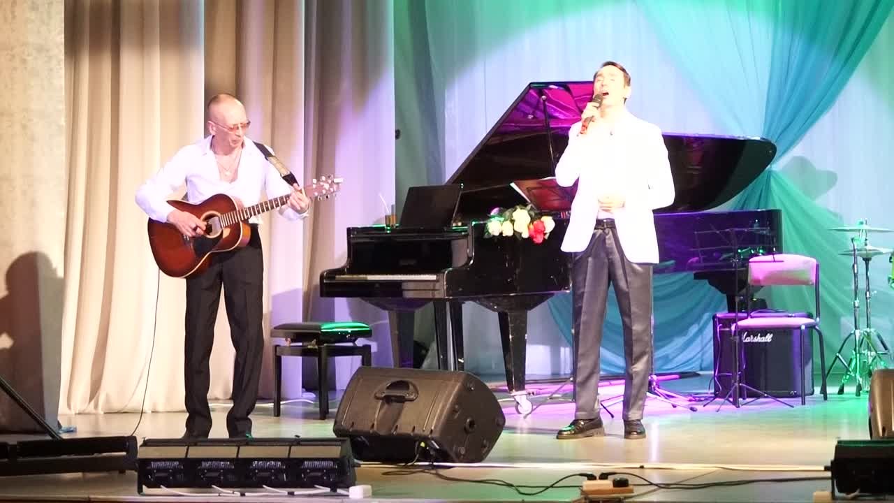 Сольный концерт Алексея Беляева «Музыка рассвета» (6+) в Котласском Дворце культуры (24.04.2021 г.)