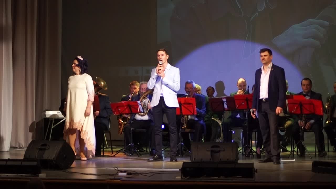В Котласском Дворце культуры состоялся концерт, посвященный юбилею Народного артиста легендарному композитору Александру Зацепин
