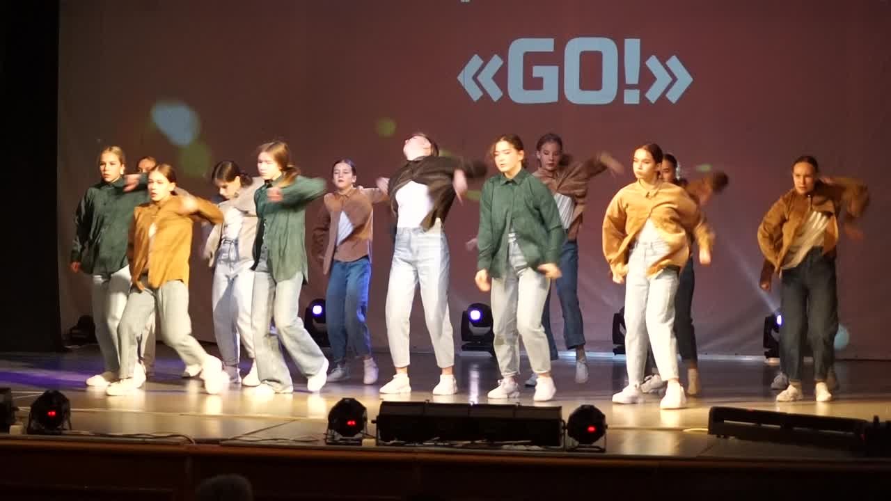 Городской фестиваль в области хореографического искусства «ТАНЦУЙ СО МНОЙ!» (0+), в Котласском Дворце культуры (29.04.2021 г.)