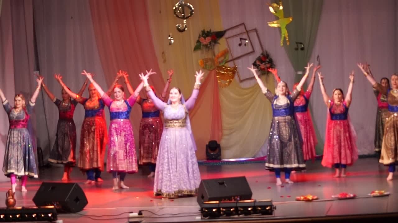 Концертная программа "Концерт Года", посвященная закрытию творческого сезона в Котласском Дворце культуры ( 27.05.2021 г.)
