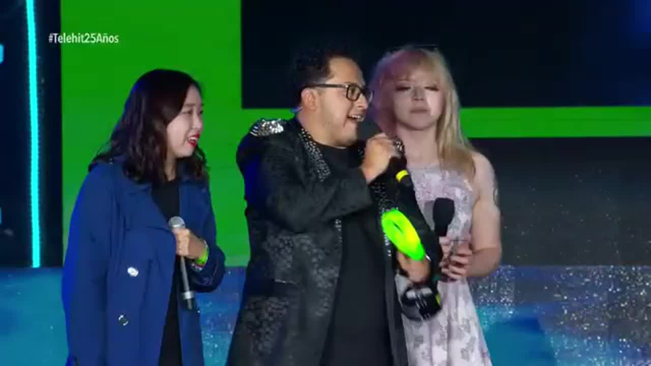 [181107] Telehit Awards in Mexico (without Eunhyuk)