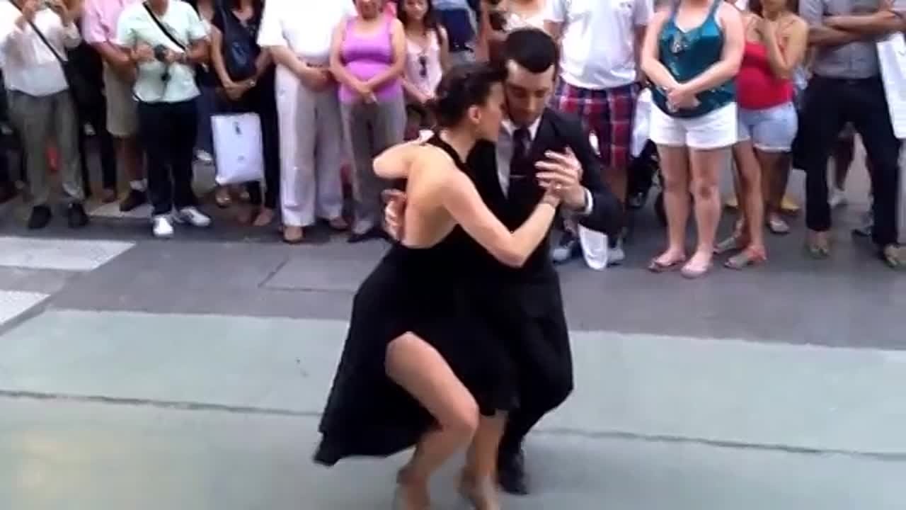 Уличное танго