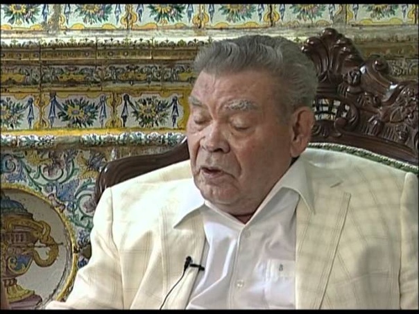 Александр Ведерников -бас.