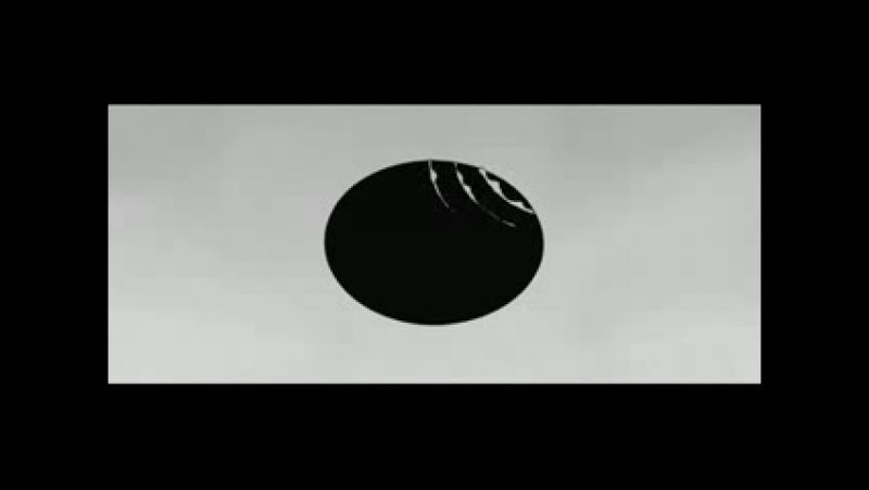 Третья: Девочка с голубыми глазами