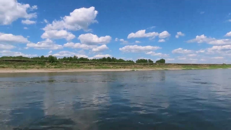 На катере