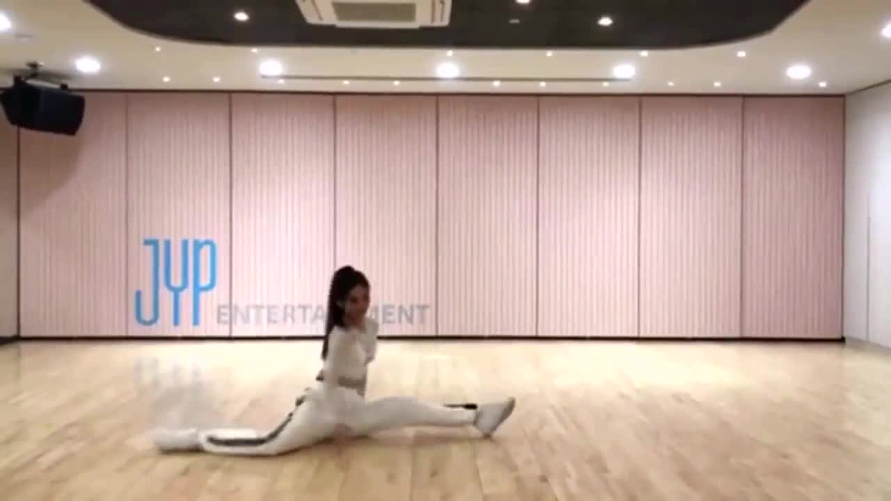 Hwang Yeji | 2018-2019 | Show | SBS | The Fan | 더 팬 | Dance Practice.