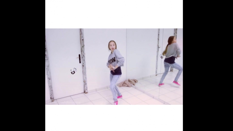 · VINE ·