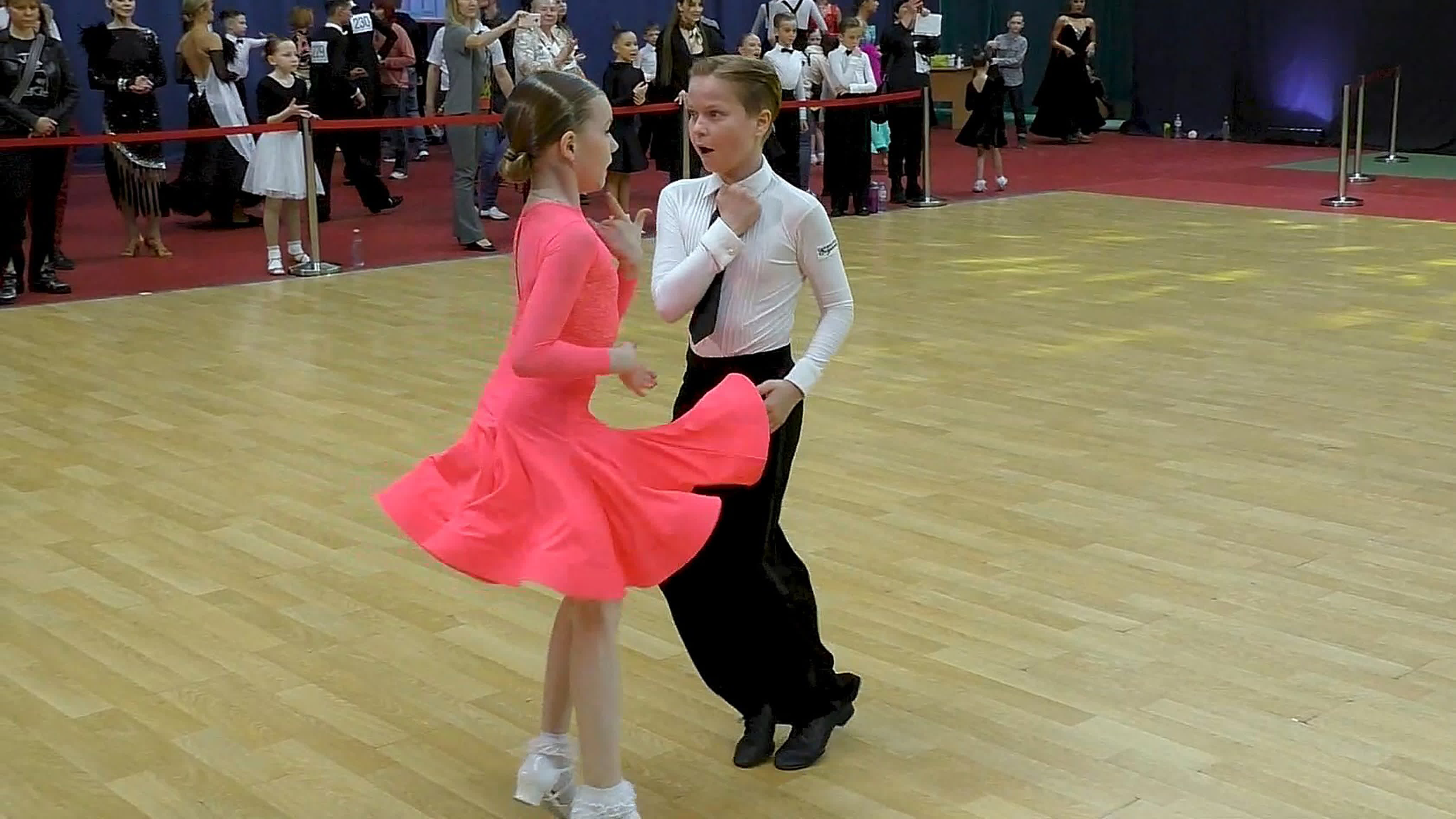 Чемпионат БФТ (бальные танцы)