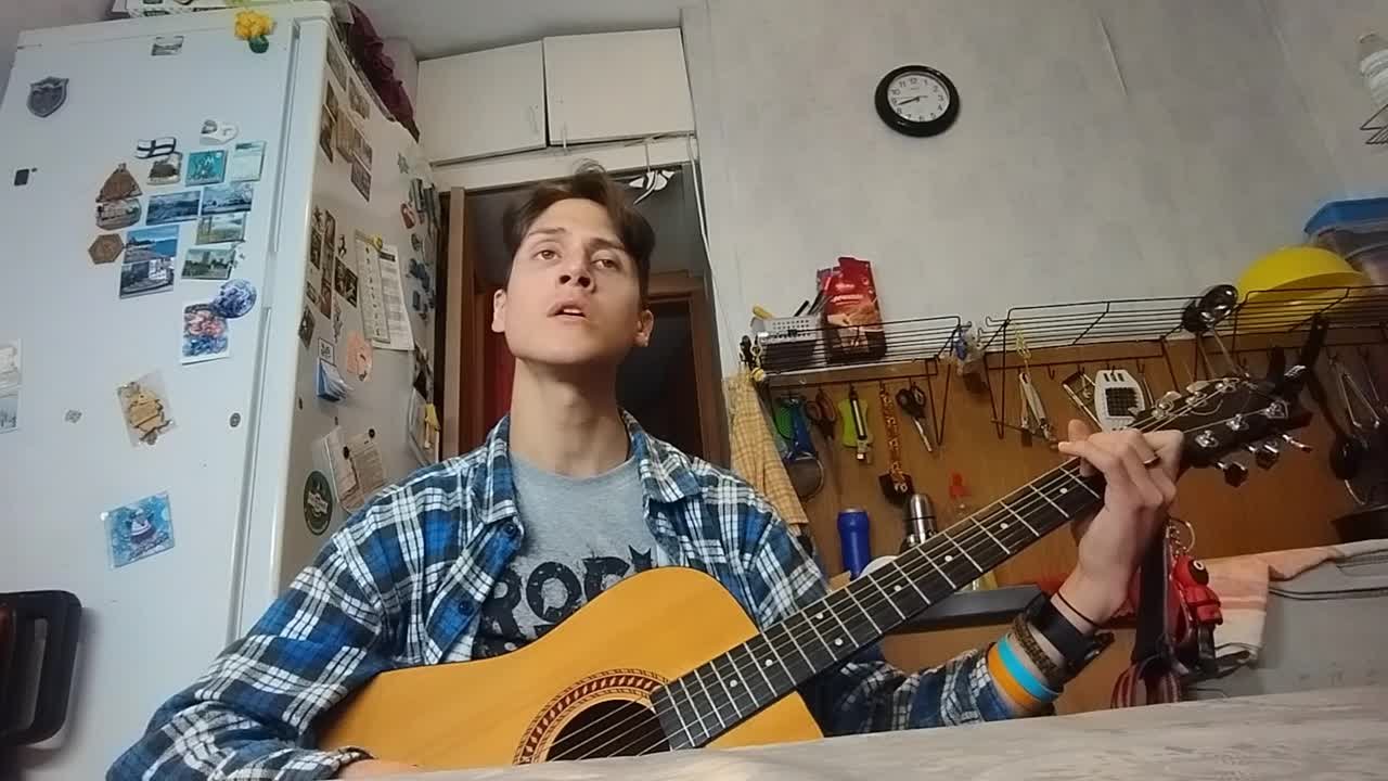БУДНИЕ ДНИ КАПИТАНА С ГИТАРОЙ