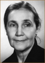 Вера Кузнецова (06.10.1907 - 11.12.1994) советская и российская актриса театра и кино. Заслуженная артистка РСФСР (1976).