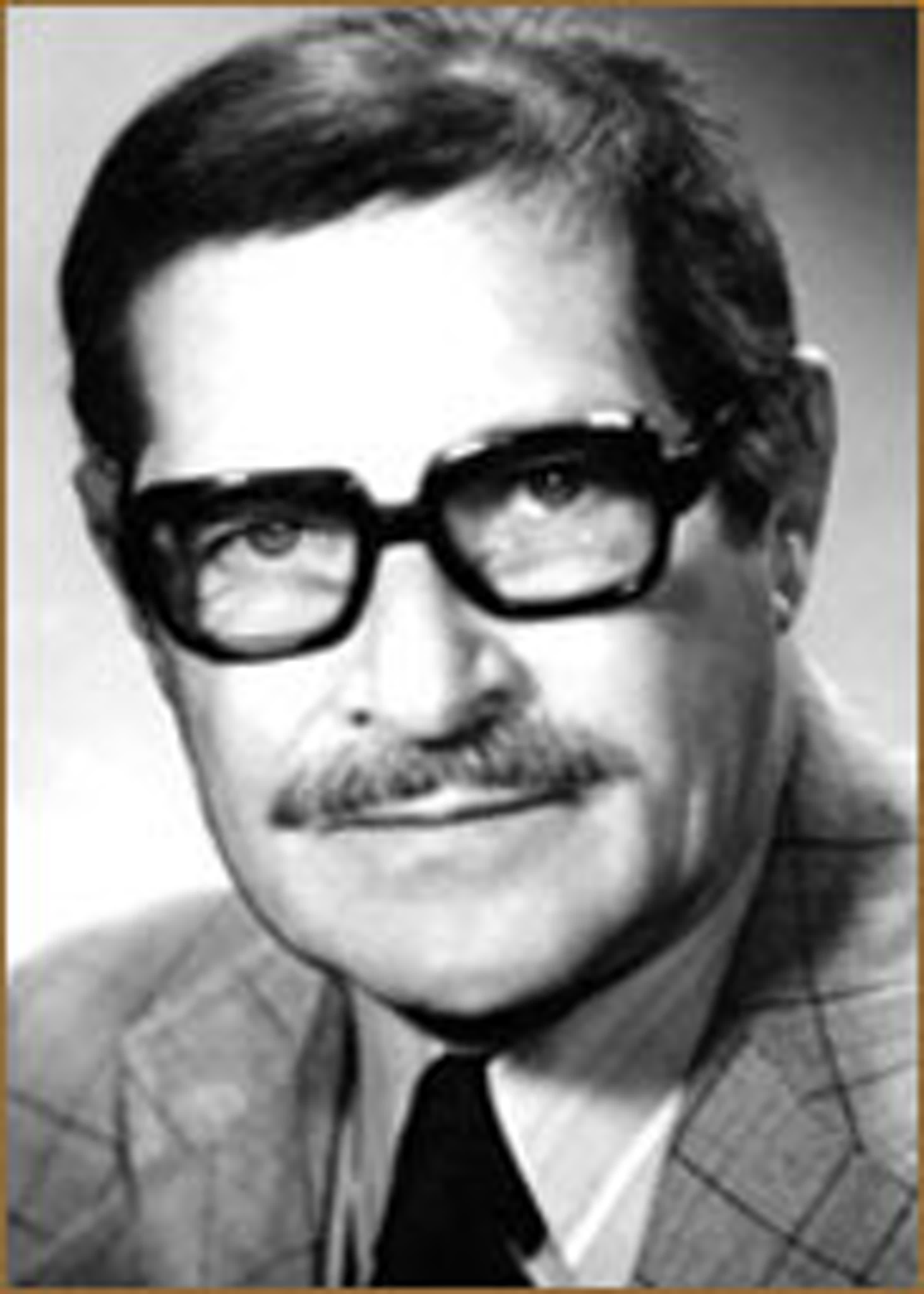 Владимир Венгеров (11.01.1920 - 15.11.1997) советский кинорежиссёр и сценарист, автор игрового кино. Народный артист РСФСР (1978