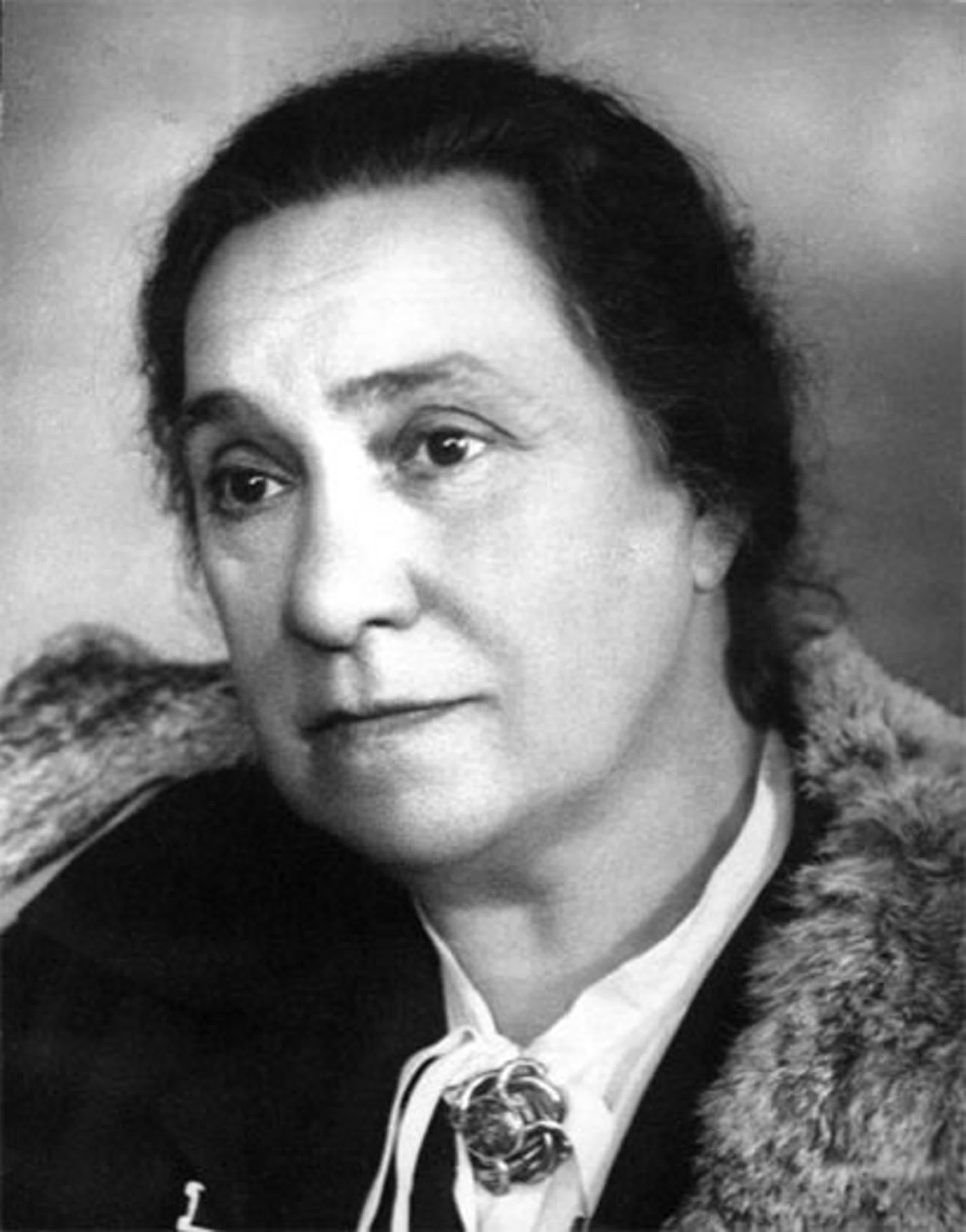 Вера Пашенная (19.09.1887 - 28.10.1962) и советская актриса, педагог. Народная артистка СССР (1937)