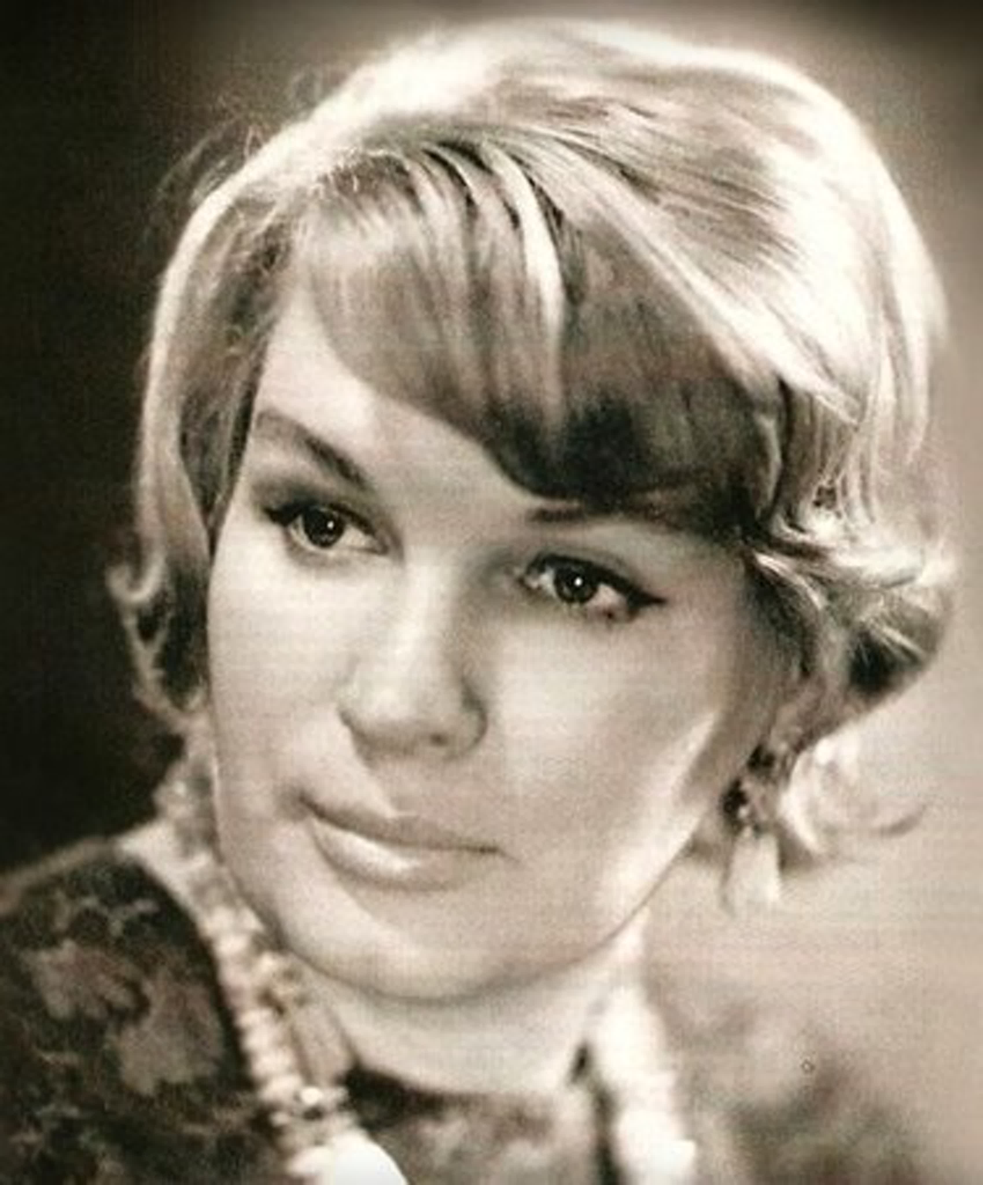 Маргари́та Крини́цына (07.10.1932 - 10.10.2005) советская и украинская актриса театра и кино.