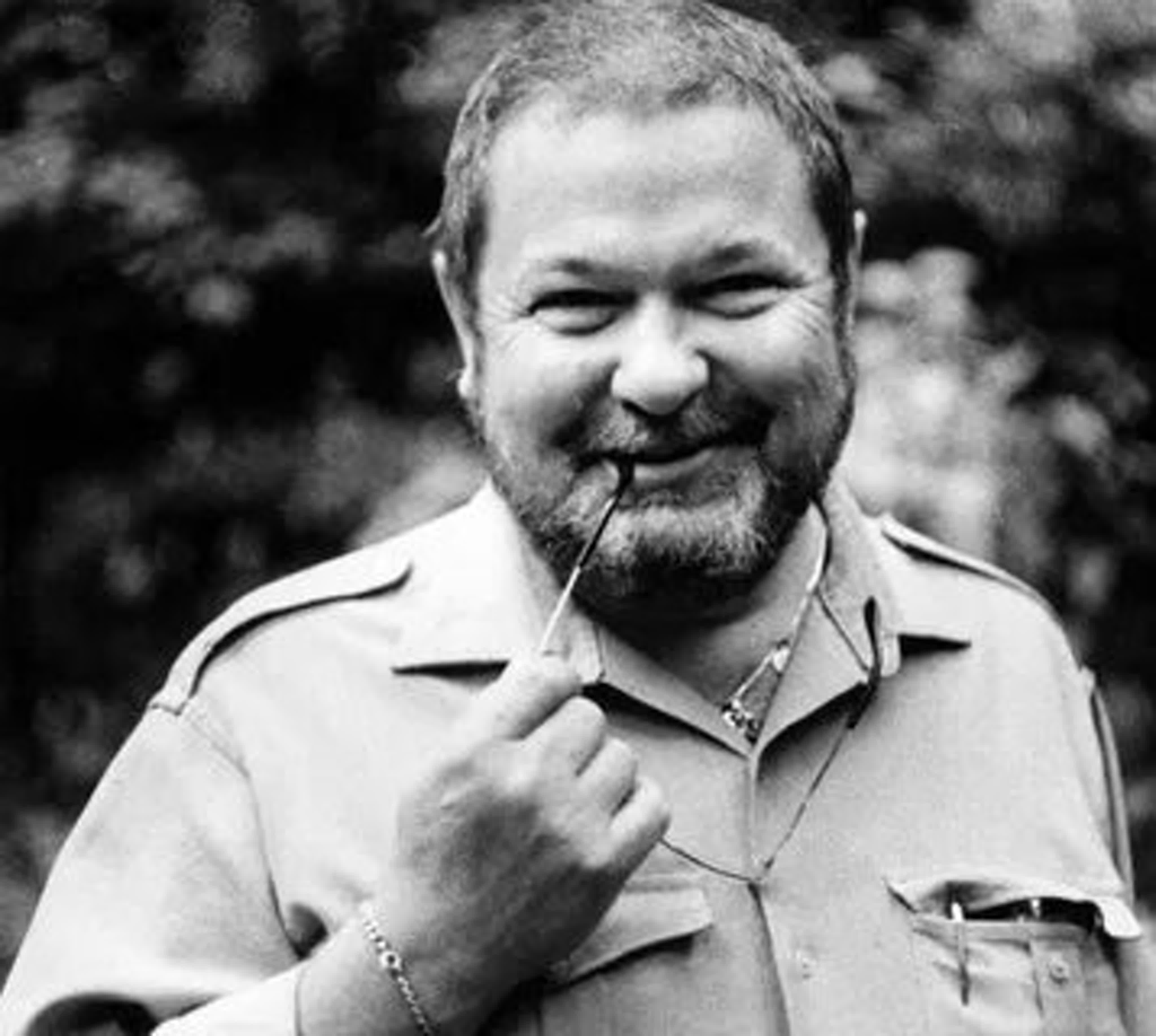 Юлиан Семёнов  (08.10.1931 - 15.09.1993)  русский советский писатель (прозаик, публицист, поэт), сценарист