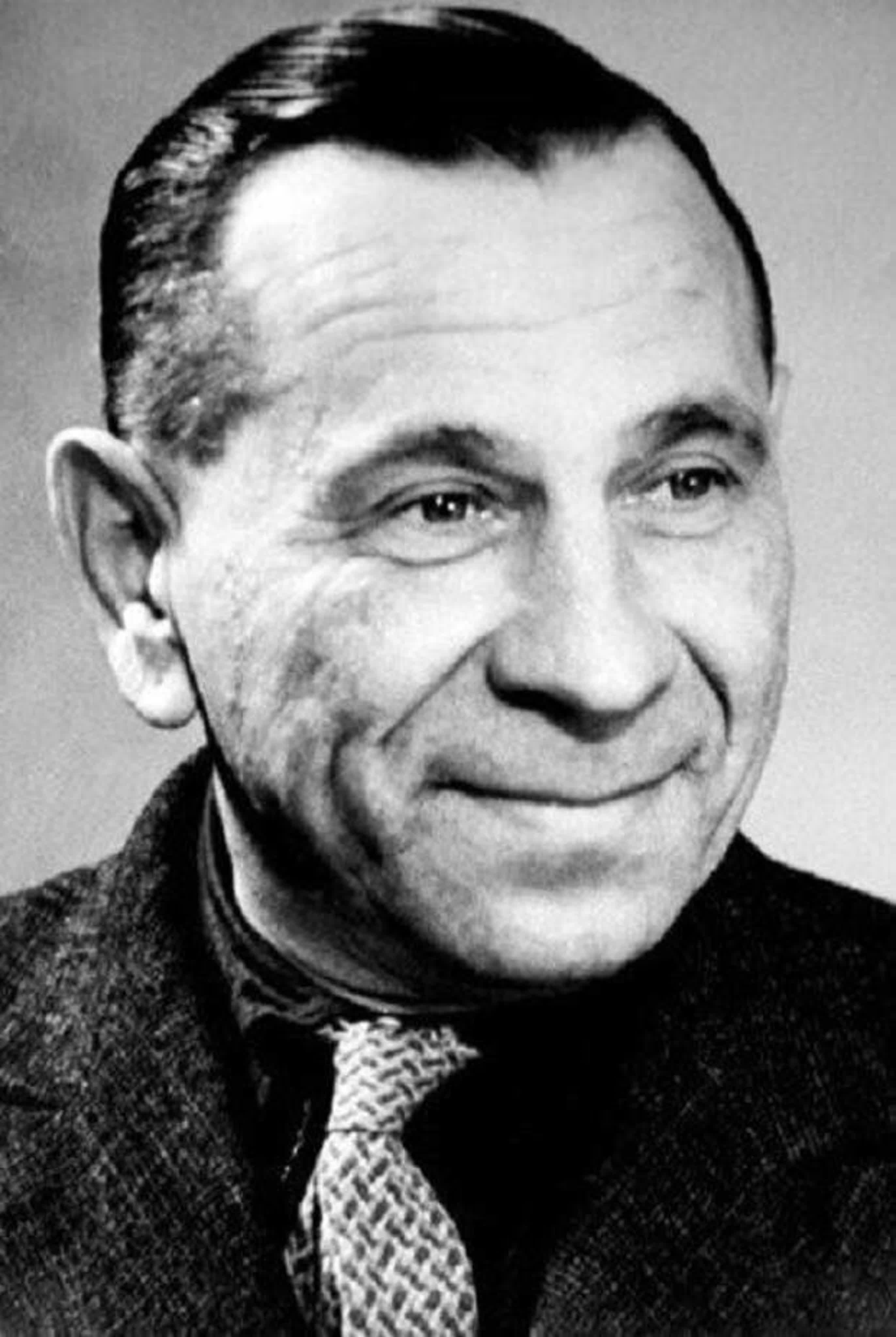 Николай Яковченко (03.05.1900 - 11.09.1974)  украинский советский актёр театра и кино, народный артист Украинской ССР (1970).