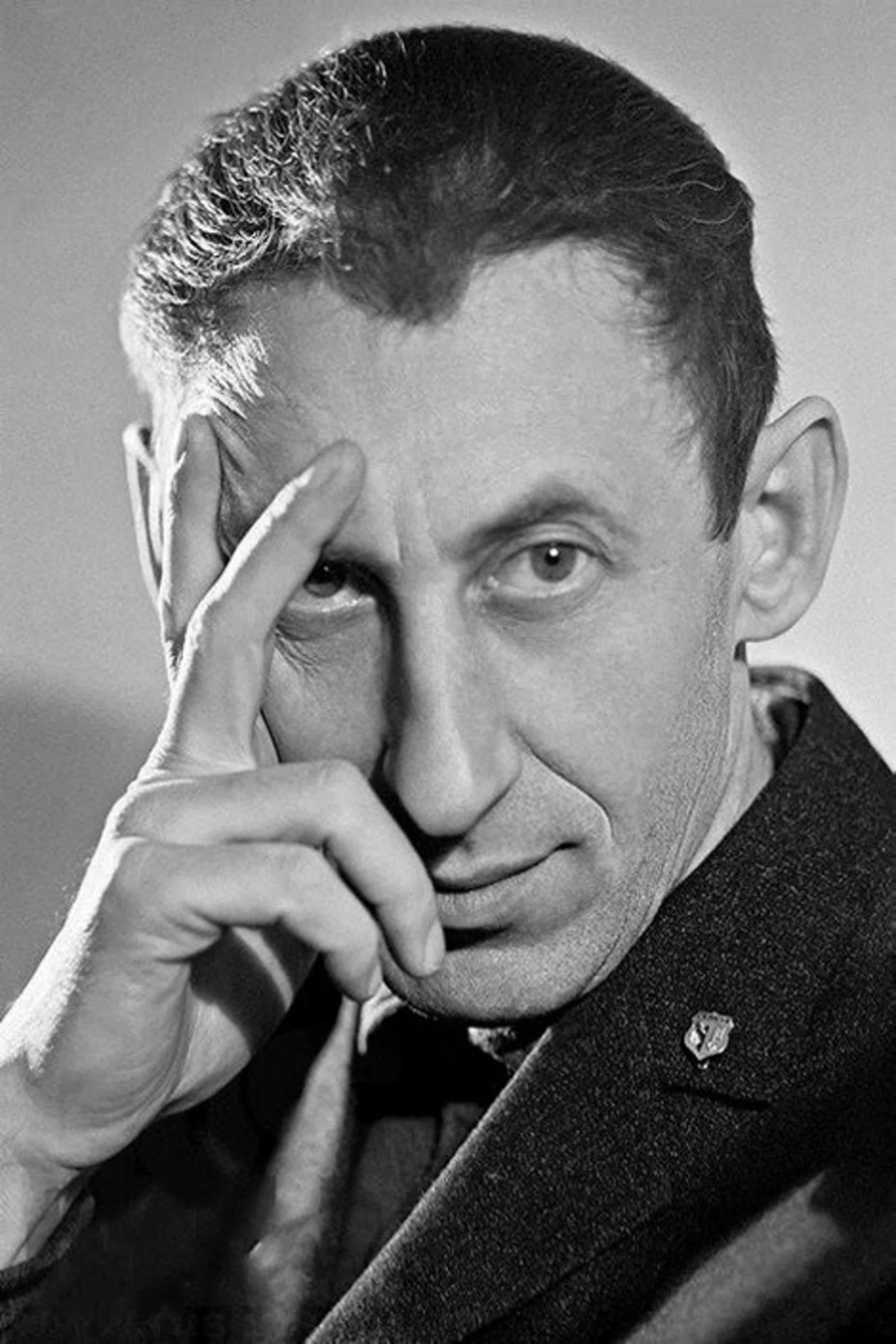 Владимир Басов ( 28.07.1923 - 17.09.1987) (актерские работы) советский актёр кино и озвучивания, кинорежиссёр и сценарист; народ