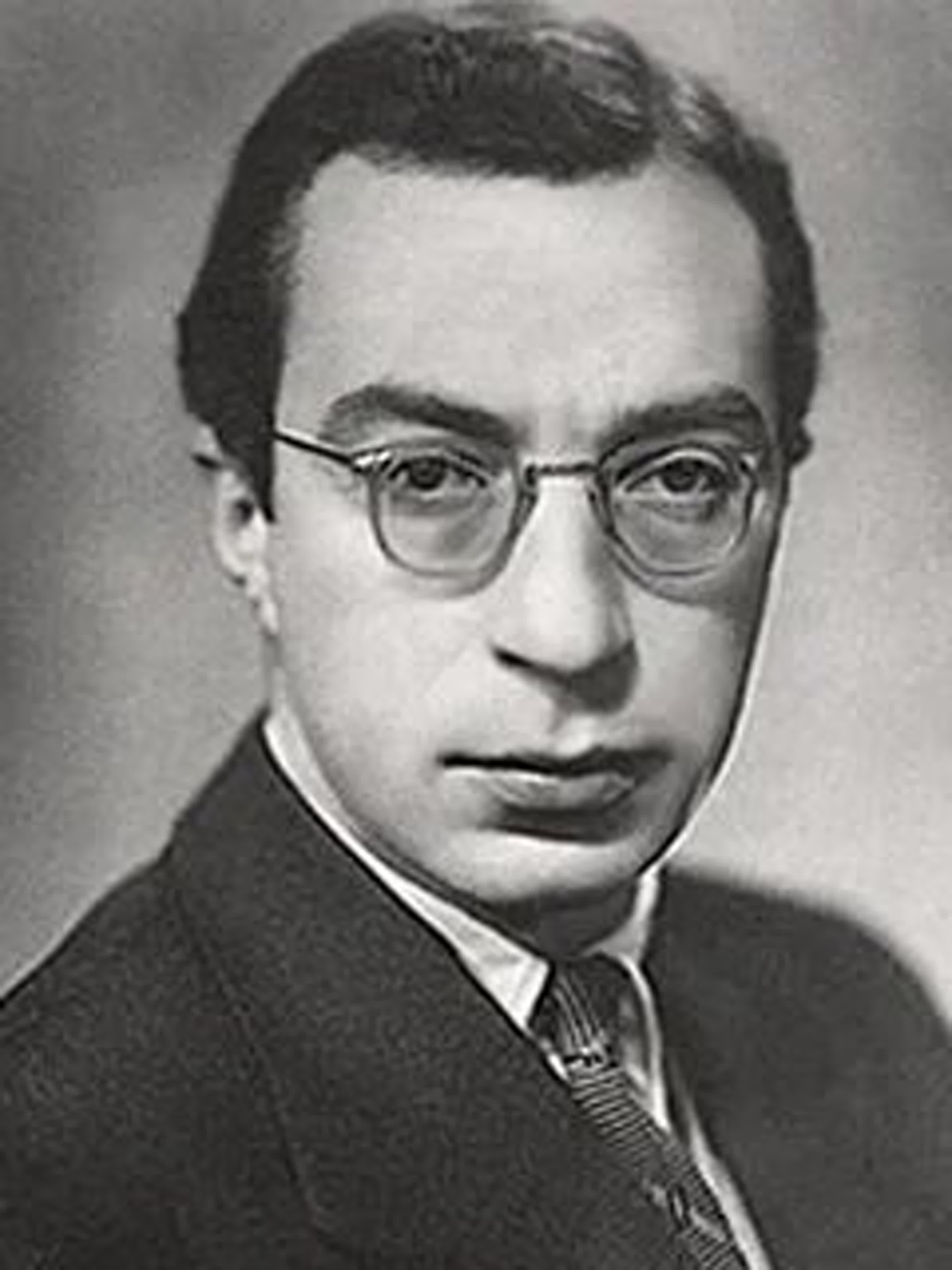 Самсон Самсонов (23.03.1921 - 31.08.2002)  советский и российский театральный и кинорежиссёр