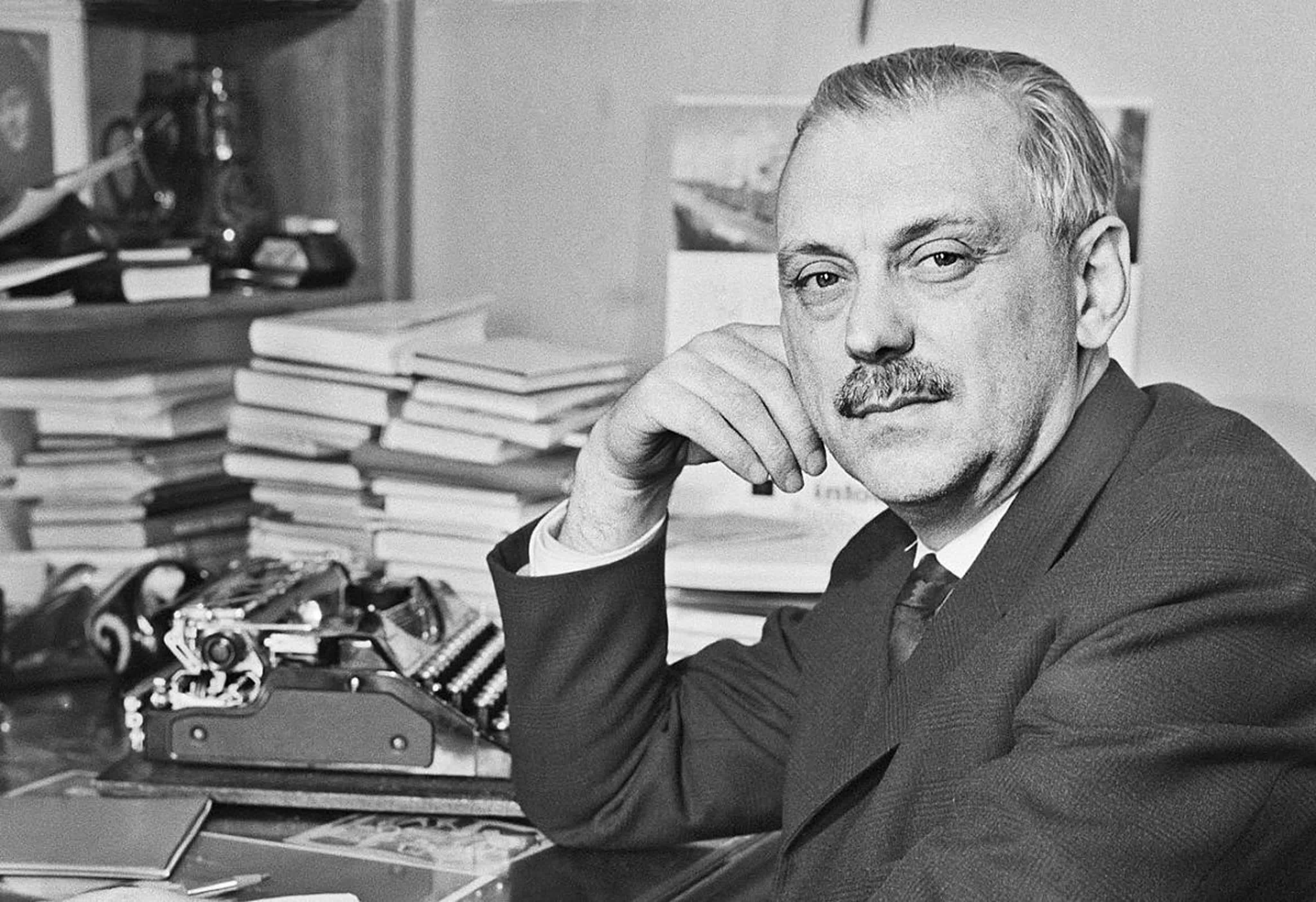Сергей Михалков (13.03.1913 - 27.08.2009)  русский советский и российский писатель, поэт