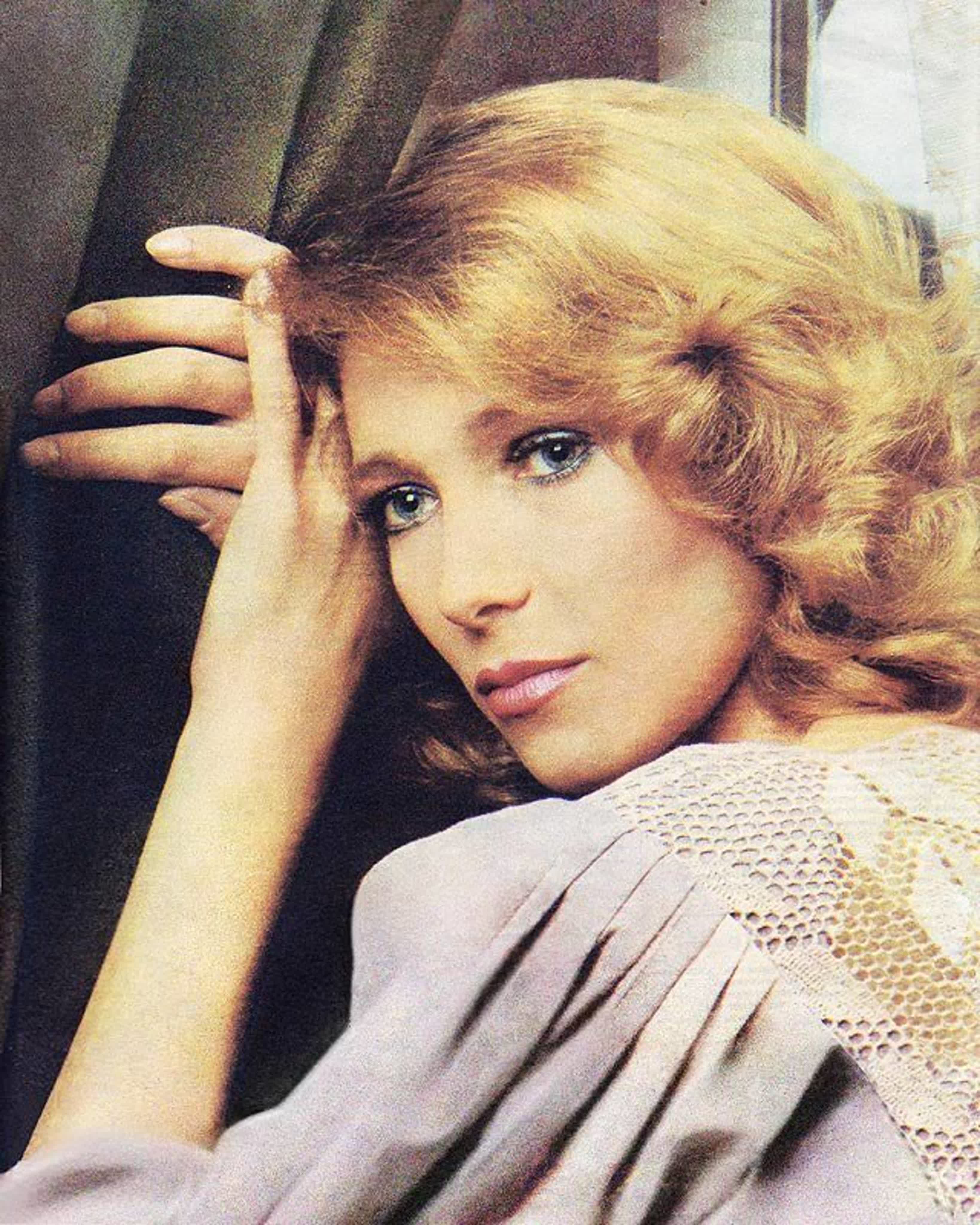Елена Майорова (30.05.1958 - 23.08.1997)  советская и российская актриса театра и кино, заслуженная артистка РСФСР (1989)