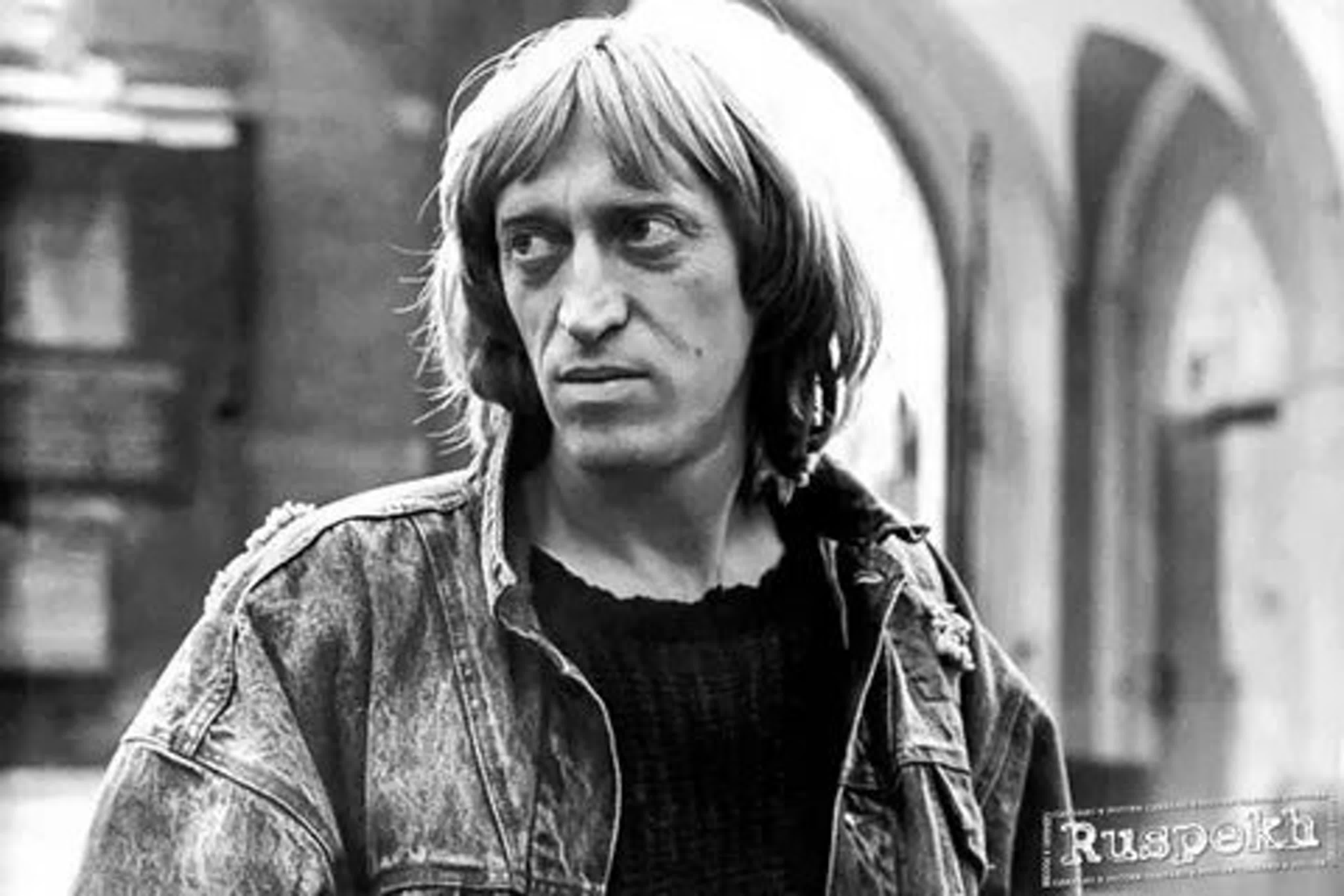 Виктор Авилов (08.08.1953 - 21.08.2004)   советский и российский актёр театра и кино.