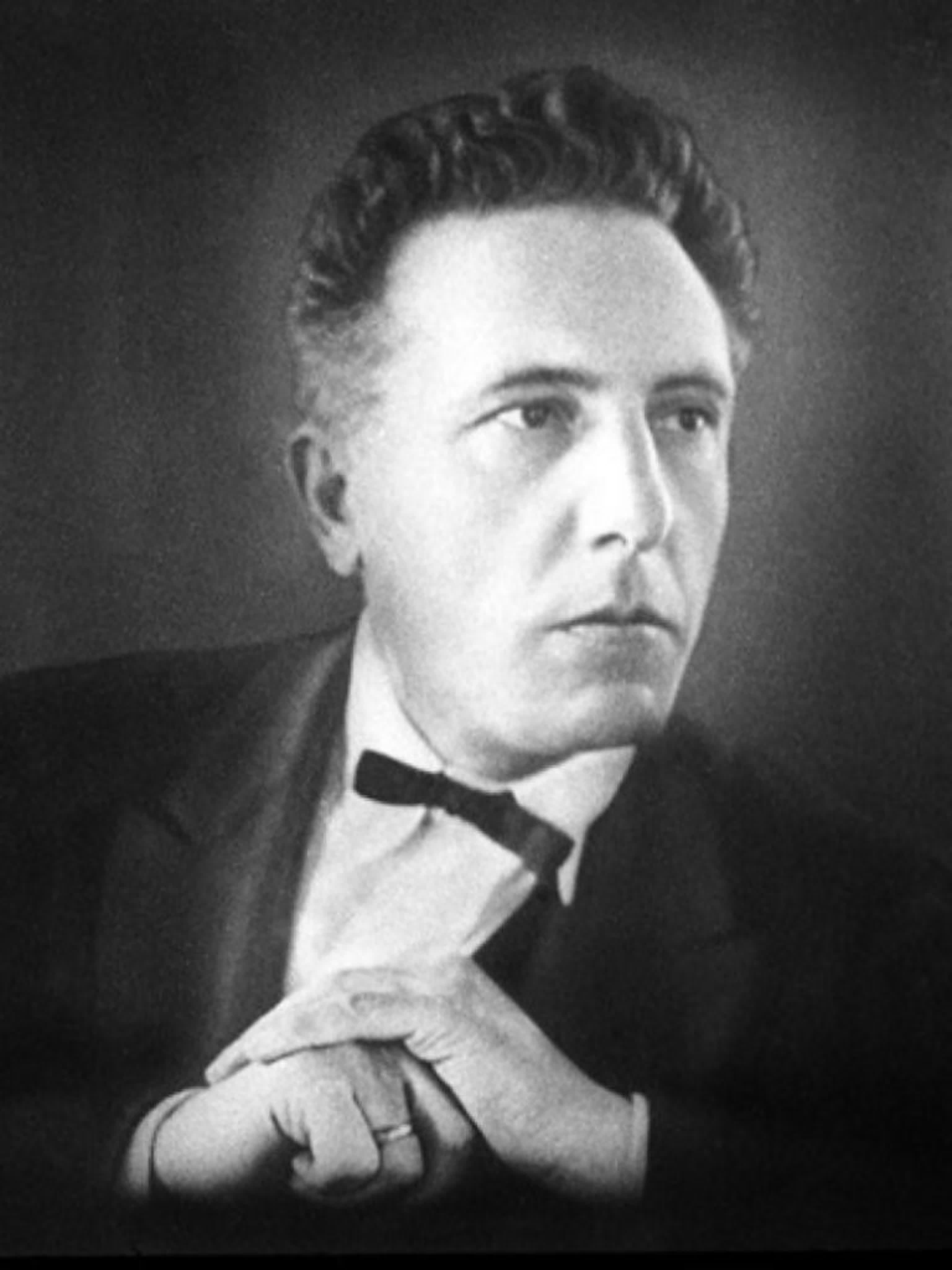 Я́ков Протазанов (04.02.1881 - 08.08.1945) русский и советский кинорежиссёр, сценарист, актёр. Заслуженный деятель искусств РСФС