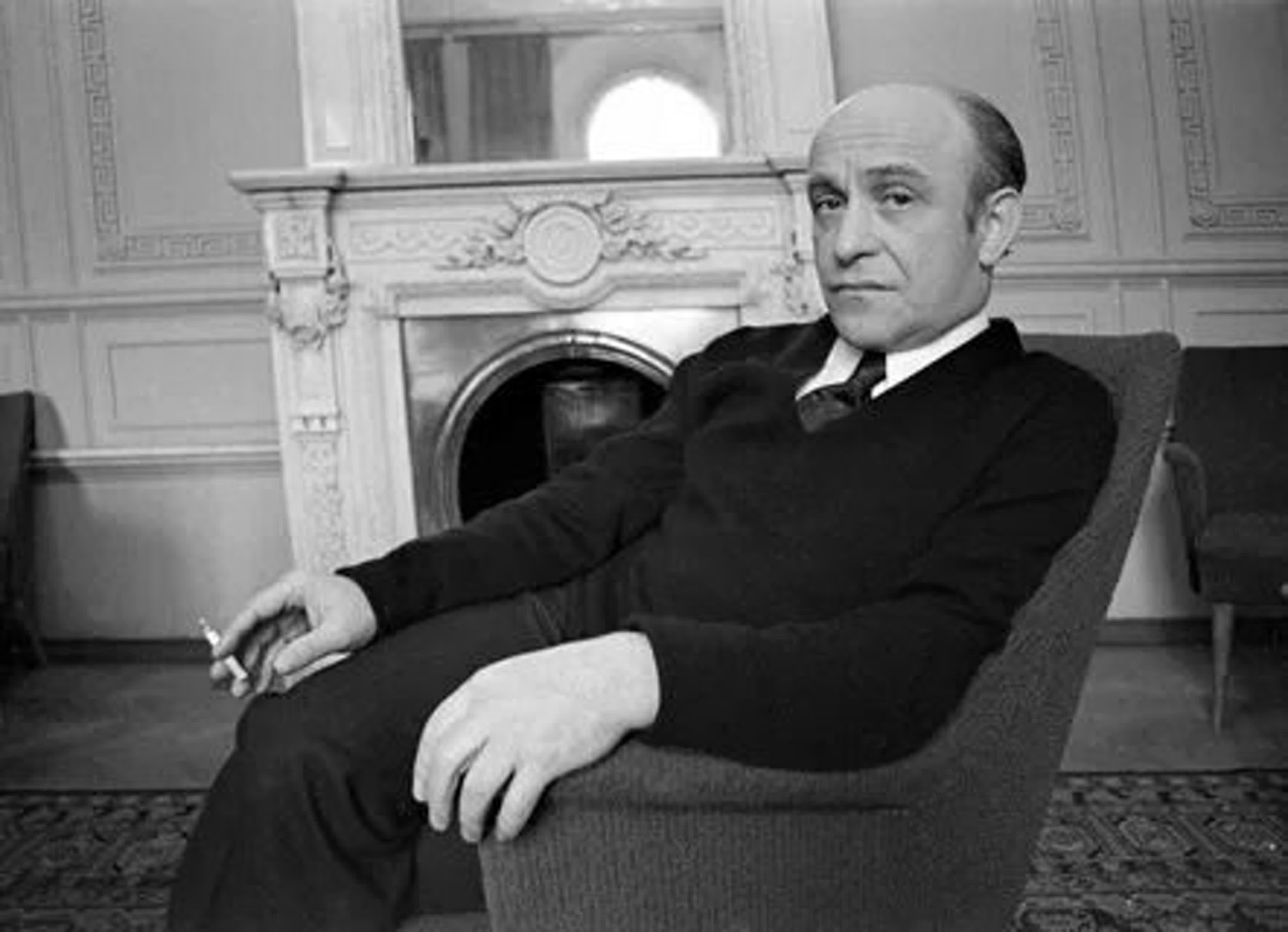 Ролан Быков (12.10.1929 - 06.10.1998)  режиссерские работы советский и российский актёр, режиссёр, сценарист, педагог. Народный