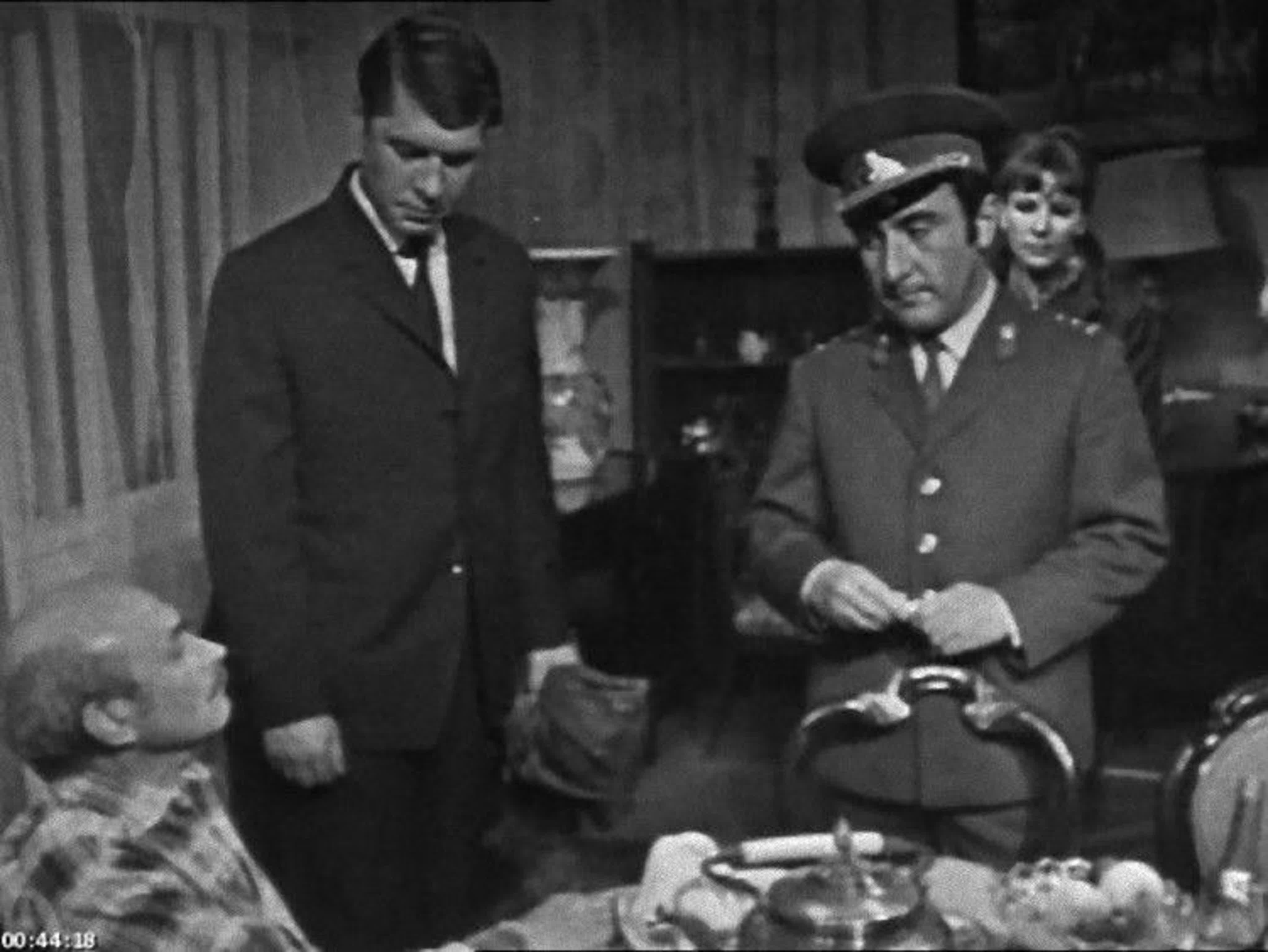 «Следствие ведут ЗнаТоКи» (1971—1989) цикл советских детективных телефильмов по сценариям Ольги и Александра Лавровых, один из с
