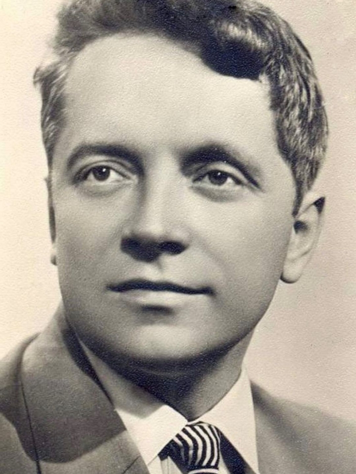 Юрий Белов ( 31.07.1930 - 31.12.1991) советский киноактёр.  Один из самых популярных актёров советского кино 1950-х — 1960-х год