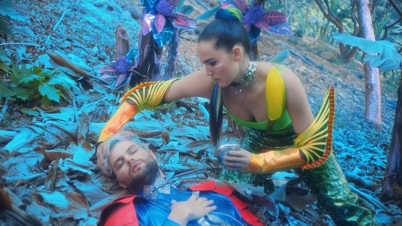♂ SOFI TUKKER ♀